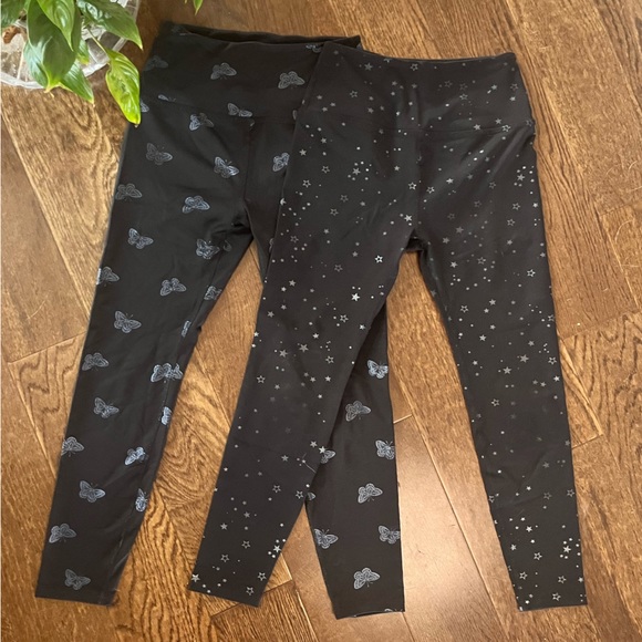 Beyond Yoga Small Butterfly Shine & Tossed Star High Waisted 7/8 Midi Leggings - Picture 4 of 16